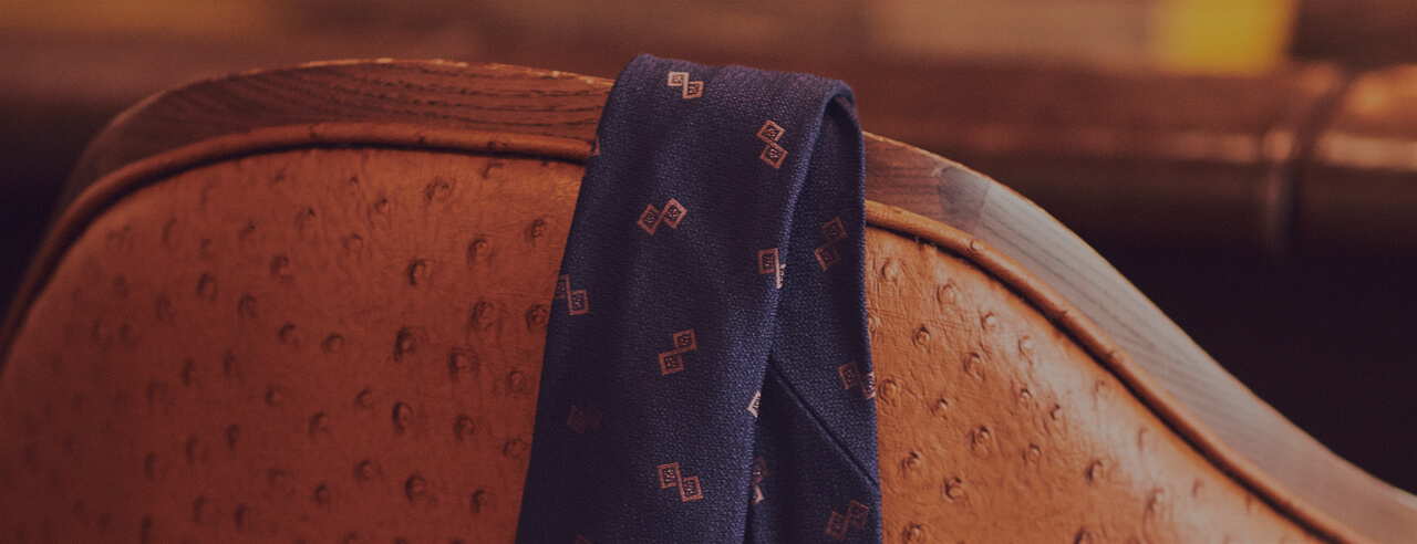 イタリアブランドAtto Vannucci（アット・ヴァンヌッチのネクタイを数多くお取り扱いしております。